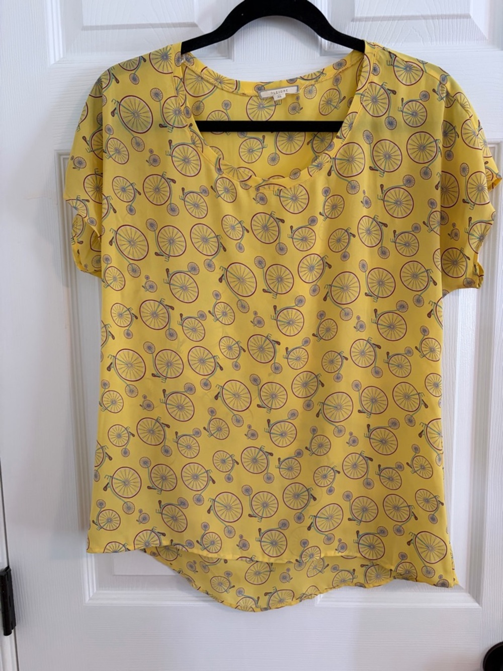 Pleione Yellow Bicycle-Print Short Sleeve Top xs